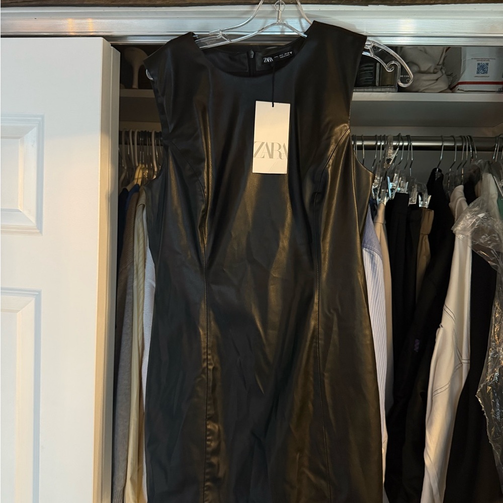 Zara Black Sheath Mini Dress Crew Neck Sleeveless